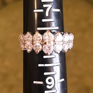 2 ct 14 stone diamond ring. size 7 3/4